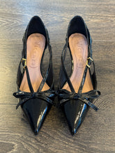 Carica l'immagine nel visualizzatore di Gallery, VICENZA DECOLLETE' IN VERNICE NERA TACCO 5CM FIOCCO