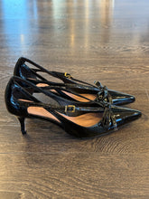 Carica l'immagine nel visualizzatore di Gallery, VICENZA DECOLLETE' IN VERNICE NERA TACCO 5CM FIOCCO