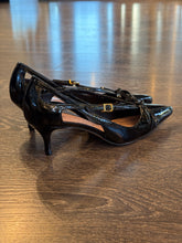 Carica l'immagine nel visualizzatore di Gallery, VICENZA DECOLLETE' IN VERNICE NERA TACCO 5CM FIOCCO