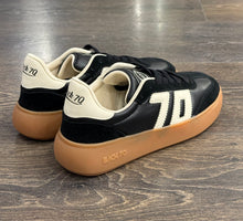 Carica l'immagine nel visualizzatore di Gallery, BACK 70 SNEAKER CON PLATEAU BROOKLYN NERA