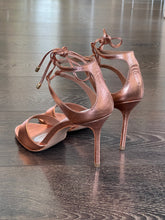 Carica l'immagine nel visualizzatore di Gallery, VICENZA SANDALO IN PELLE LAMINATA ROSA TACCO 8,5 CM