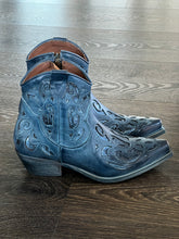 Carica l'immagine nel visualizzatore di Gallery, ZOE TEXANO IN PELLE COLOR JEANS CON INSERTI LAMINATI IN TINTA