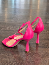 Carica l'immagine nel visualizzatore di Gallery, MISS UNIQUE SANDALO IN PELLE FUXIA TALLONE