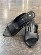 Carica l&#39;immagine nel visualizzatore di Gallery, CARRANO MULE PELLE NERA TC 6 CM
