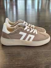 Carica l'immagine nel visualizzatore di Gallery, BACK 70 SNEAKER CON PLATEAU BROOKLYN TAUPE
