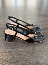 Carica l&#39;immagine nel visualizzatore di Gallery, CAFE&#39; NOIR SLINGBACK VERNICE NERA TACCO 5 CM
