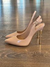 Carica l&#39;immagine nel visualizzatore di Gallery, CARRANO SLINGBACK IN MORBIDA VERNICE NUDE TACCO 10,5CM  IN ACCIAIO
