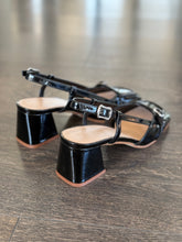 Carica l&#39;immagine nel visualizzatore di Gallery, CAFE&#39; NOIR SLINGBACK VERNICE NERA TACCO 5 CM
