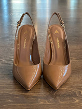 Carica l&#39;immagine nel visualizzatore di Gallery, CARRANO SLINGBACK IN MORBIDA VERNICE MOCHA TACCO 10,5CM  IN ACCIAIO
