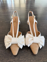 Carica l'immagine nel visualizzatore di Gallery, BRUNO PREMI SLINGBACK FIOCCO BIANCO

