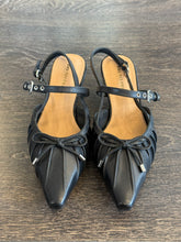 Carica l'immagine nel visualizzatore di Gallery, BRUNO PREMI SLINGBACK IN PELLE NERA TACCO 3 CM CON FIOCCO
