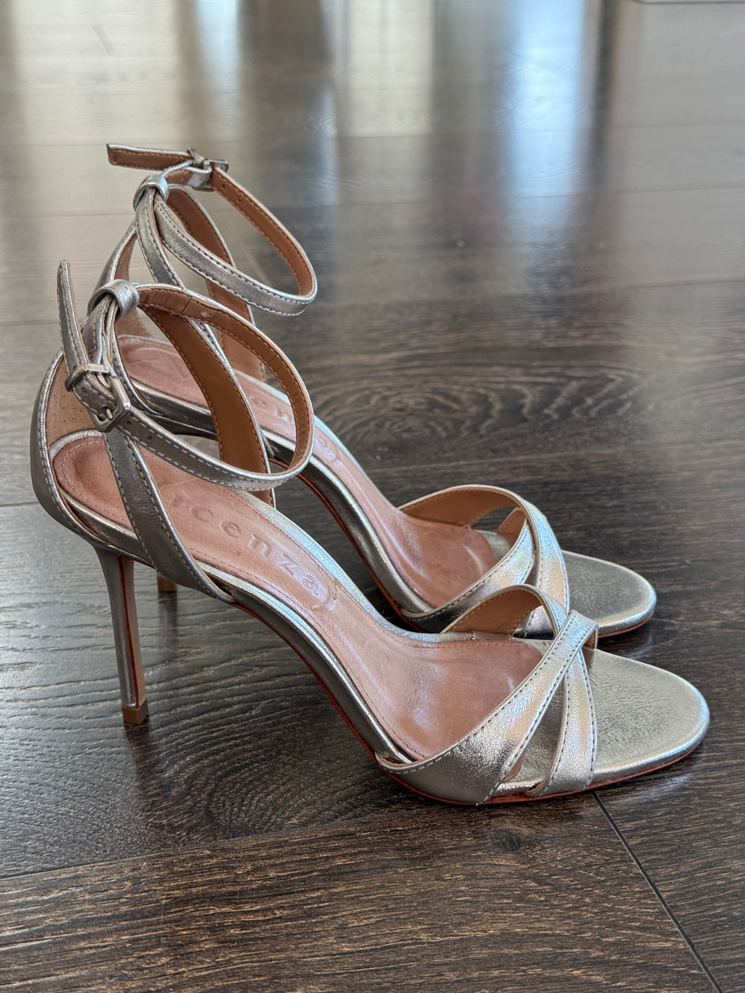 VICENZA SANDALO IN PELLE ARGENTO TACCO 8,5 CM CINTURINO ALLA CAVIGLIA