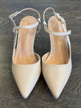 Carica l'immagine nel visualizzatore di Gallery, FRANCESCO MILANO SLINGBACK PELLE BEIGE TACCO 8 CM
