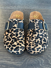 Carica l'immagine nel visualizzatore di Gallery, EKP SABOT IN CAVALLINO STAMPA LEOPARDO
