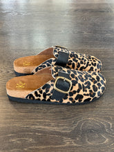 Carica l'immagine nel visualizzatore di Gallery, EKP SABOT IN CAVALLINO STAMPA LEOPARDO
