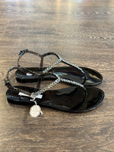 Carica l'immagine nel visualizzatore di Gallery, MENGHI SANDALO INFRADITO SWAROVSKI NERO
