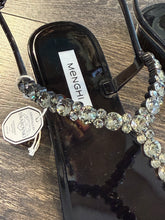Carica l'immagine nel visualizzatore di Gallery, MENGHI SANDALO INFRADITO SWAROVSKI NERO

