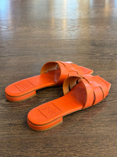 Carica l'immagine nel visualizzatore di Gallery, LUIS ANNE MULE IN PELLE ARANCIO

