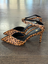 Carica l'immagine nel visualizzatore di Gallery, CARRANO DECOLLETE' SPEZZATA CAVALLINO LEOPARDATO  TACCO 8  CM
