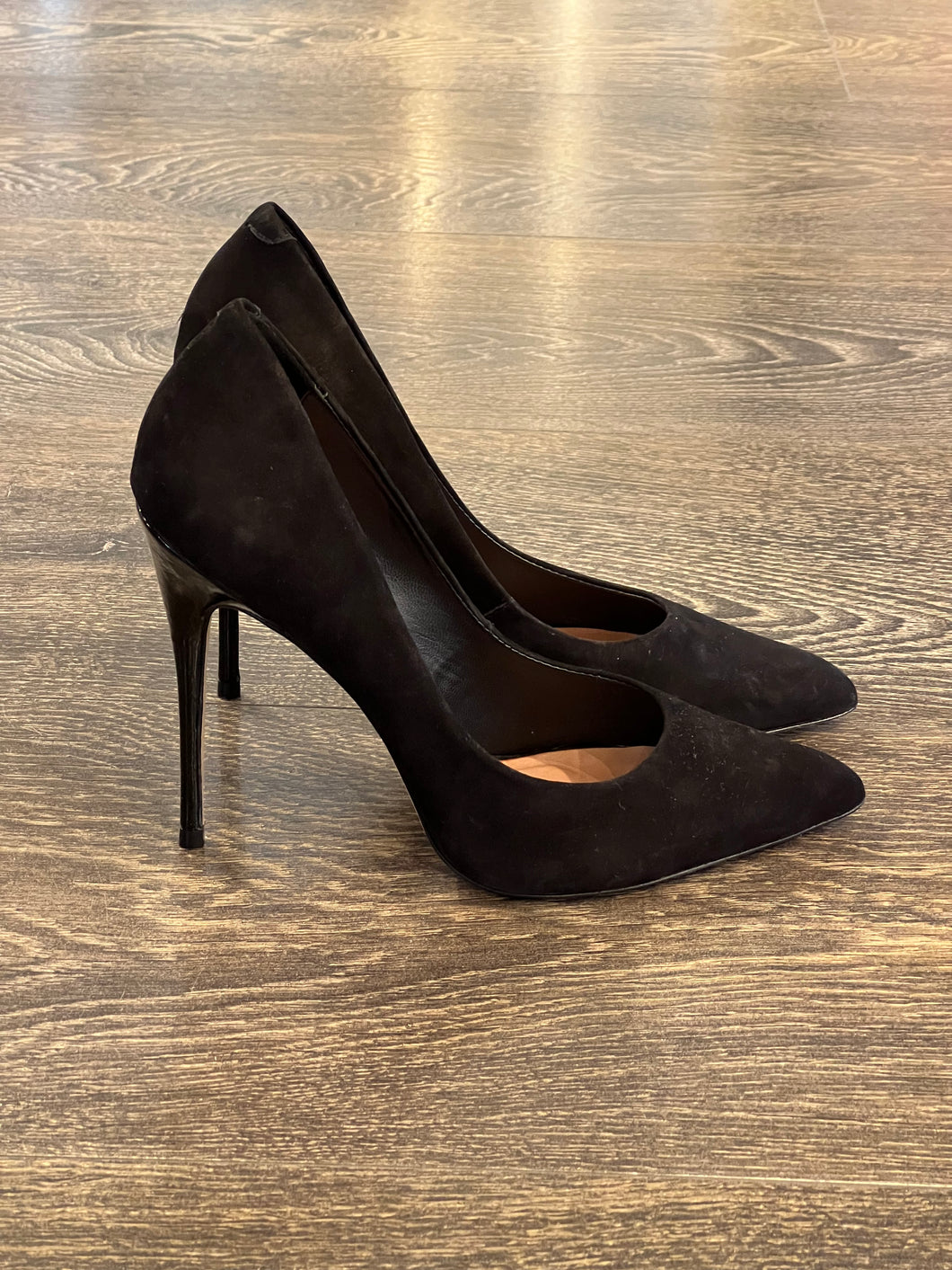 VICENZA DECOLLETE' IN CAMOSCIO  NERO TACCO 10,5 CM IN VERNICE