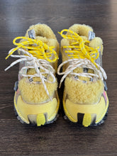 Carica l'immagine nel visualizzatore di Gallery, JOIA PARIS SNEAKER ECO- PELLICCIA GIALLA
