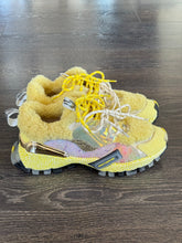 Carica l'immagine nel visualizzatore di Gallery, JOIA PARIS SNEAKER ECO- PELLICCIA GIALLA
