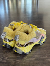 Carica l'immagine nel visualizzatore di Gallery, JOIA PARIS SNEAKER ECO- PELLICCIA GIALLA

