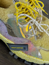 Carica l'immagine nel visualizzatore di Gallery, JOIA PARIS SNEAKER ECO- PELLICCIA GIALLA
