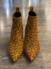 Carica l'immagine nel visualizzatore di Gallery, EMANUELA PASSERI TROCHETTO LEOPARDATO
