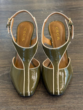 Carica l'immagine nel visualizzatore di Gallery, CECIL SLINGBACK IN VERNICE SALVIA TACCO 8 CM

