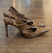 Carica l'immagine nel visualizzatore di Gallery, VICENZA SLINGBACK IN VERNICE AMBRA
