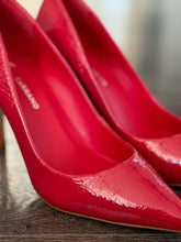 Carica l'immagine nel visualizzatore di Gallery, CARRANO DECOLLETE' IN VERNICE ROSSA TACCO 8,5CM
