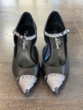 Carica l'immagine nel visualizzatore di Gallery, EMANUELA PASSERI DECOLLETE' NERA+ROCCIA
