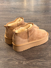 Carica l&#39;immagine nel visualizzatore di Gallery, WOZ EKP PELOSOTTO PLATFORM IN MONTONE CUOIO
