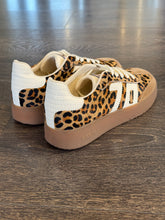 Carica l&#39;immagine nel visualizzatore di Gallery, BACK70 SNEAKER IN CAVALLINO LEOPARDATO
