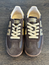 Carica l&#39;immagine nel visualizzatore di Gallery, BACK70 SNEAKER IN NAPPA MARRONE

