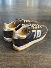 Carica l&#39;immagine nel visualizzatore di Gallery, BACK70 SNEAKER IN NAPPA MARRONE
