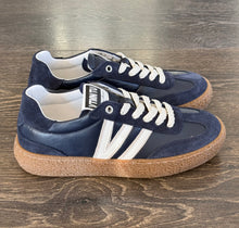 Carica l'immagine nel visualizzatore di Gallery, VITAMINA SNEAKER IN PELLE BLU

