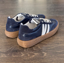 Carica l'immagine nel visualizzatore di Gallery, VITAMINA SNEAKER IN PELLE BLU
