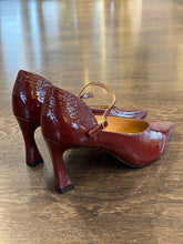 Carica l&#39;immagine nel visualizzatore di Gallery, CECIL DECOLLETE&#39; IN VERNICE BORDEAUX TC 7 CM
