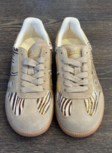 Carica l'immagine nel visualizzatore di Gallery, BACK 70 SNEAKER ZEBRA
