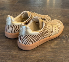 Carica l'immagine nel visualizzatore di Gallery, BACK 70 SNEAKER ZEBRA
