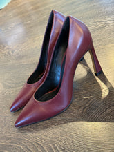 Carica l&#39;immagine nel visualizzatore di Gallery, MISS UNIQUE DECOLLETE&#39; IN PELLE BORDEAUX TC 9
