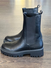 Carica l'immagine nel visualizzatore di Gallery, FRANCESCO MILANO COMBACT NERO
