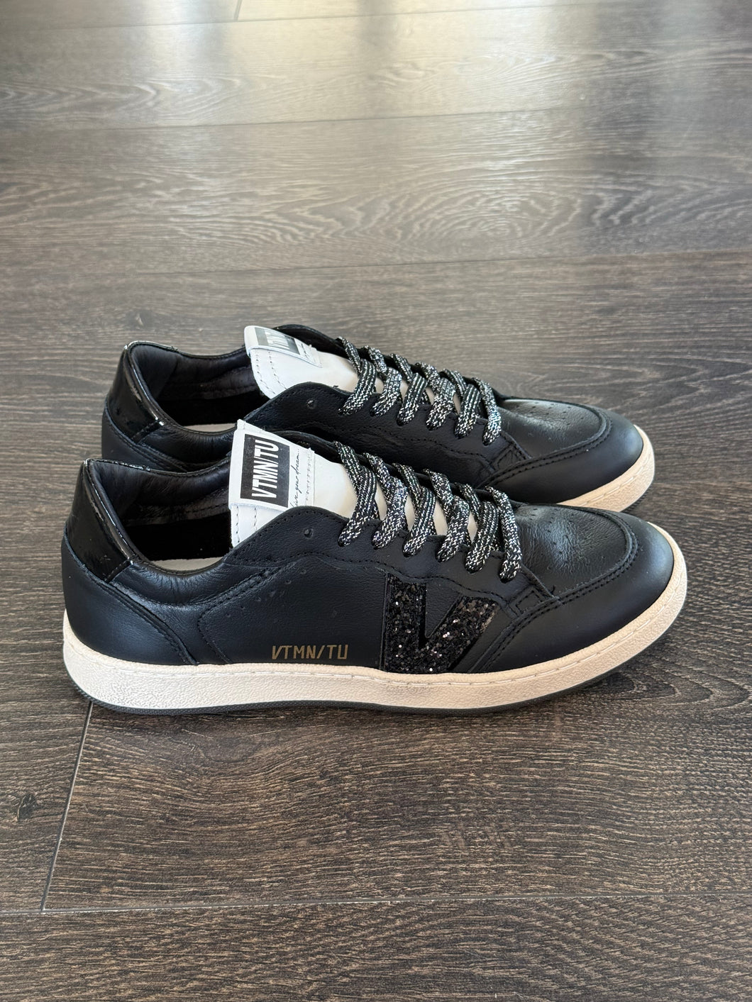 VITAMINA SNEAKER IN PELLE NERA
