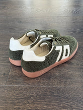 Carica l&#39;immagine nel visualizzatore di Gallery, BACK70 SNEAKER GREEN TEDDY
