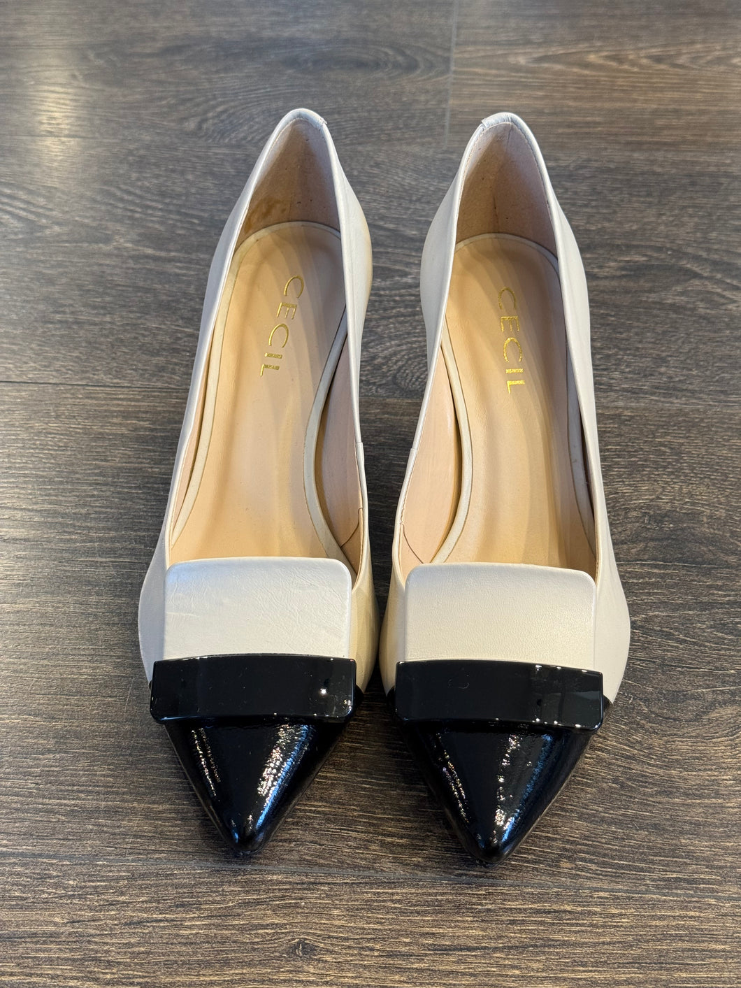 CECIL DECOLLETE'  TC 6,5 CM IN PELLE BURRO CON PUNTA ED ACCESSORIO NERO