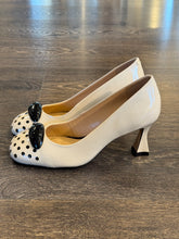 Carica l&#39;immagine nel visualizzatore di Gallery, CECIL DECOLLETE&#39;  TC 7 CM IN NAPLACK BURRO E POIS
