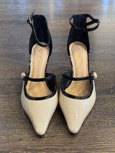 Carica l&#39;immagine nel visualizzatore di Gallery, CECIL DECOLLETE&#39;  TC 7 CM IN NAPLACK BURRO E NERO
