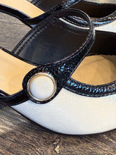 Carica l&#39;immagine nel visualizzatore di Gallery, CECIL DECOLLETE&#39;  TC 7 CM IN NAPLACK BURRO E NERO
